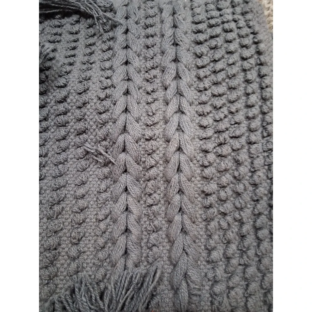 Foreside 2 Heavy Cable Knit Gray Pillow Covers Heavy Cotton Zip Closure 20X20‎